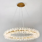 Lustre circulaire en cristal doré, design moderne.