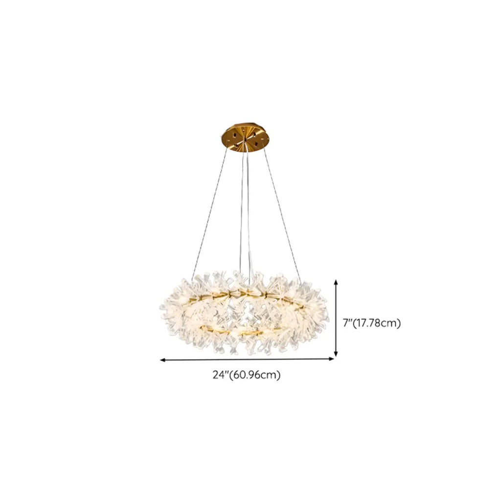 Lustre circulaire en cristal doré, design moderne.