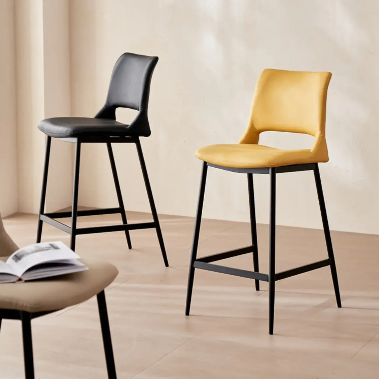 Tabourets de bar modernes en cuir réglables au comptoir