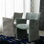 Fauteuils minimalistes en sherpa à dossier ouvert et accoudoirs rembourrés