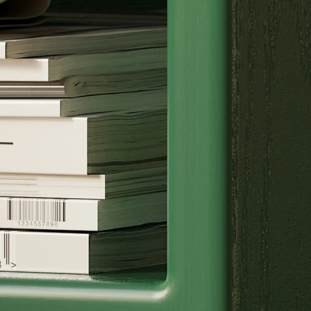 Libreria verticale a 5 ripiani in legno di caucciù con ruote