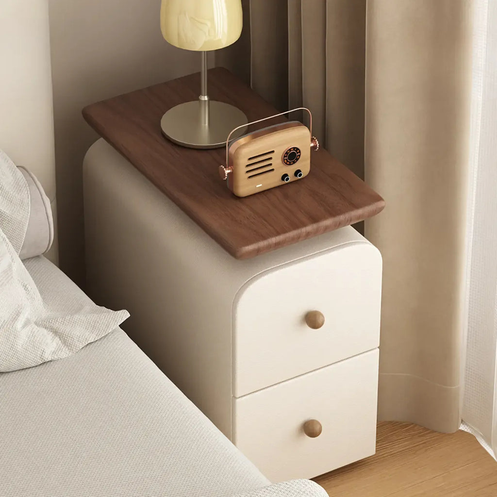 Table de chevet moderne incurvée en similicuir avec plateau en bois