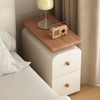 Table de chevet moderne incurvée en similicuir avec plateau en bois
