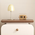 Table de chevet moderne incurvée en similicuir avec plateau en bois