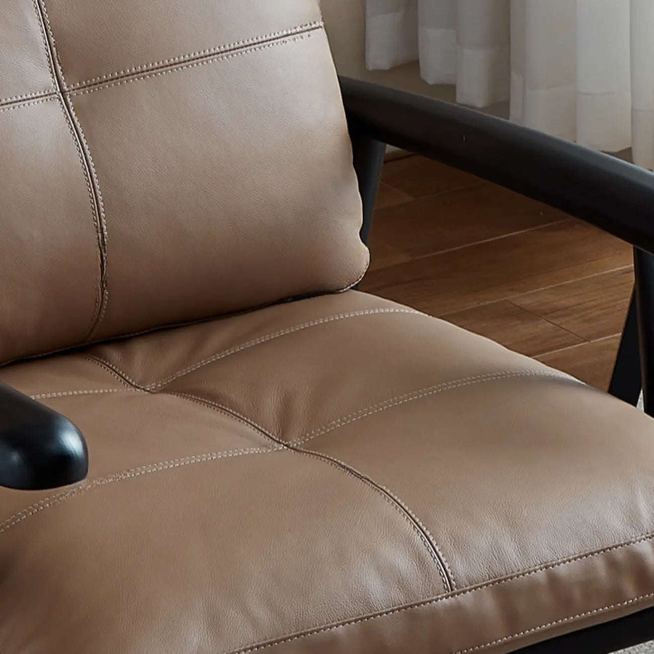 Fauteuil contemporain en cuir véritable marron rembourré