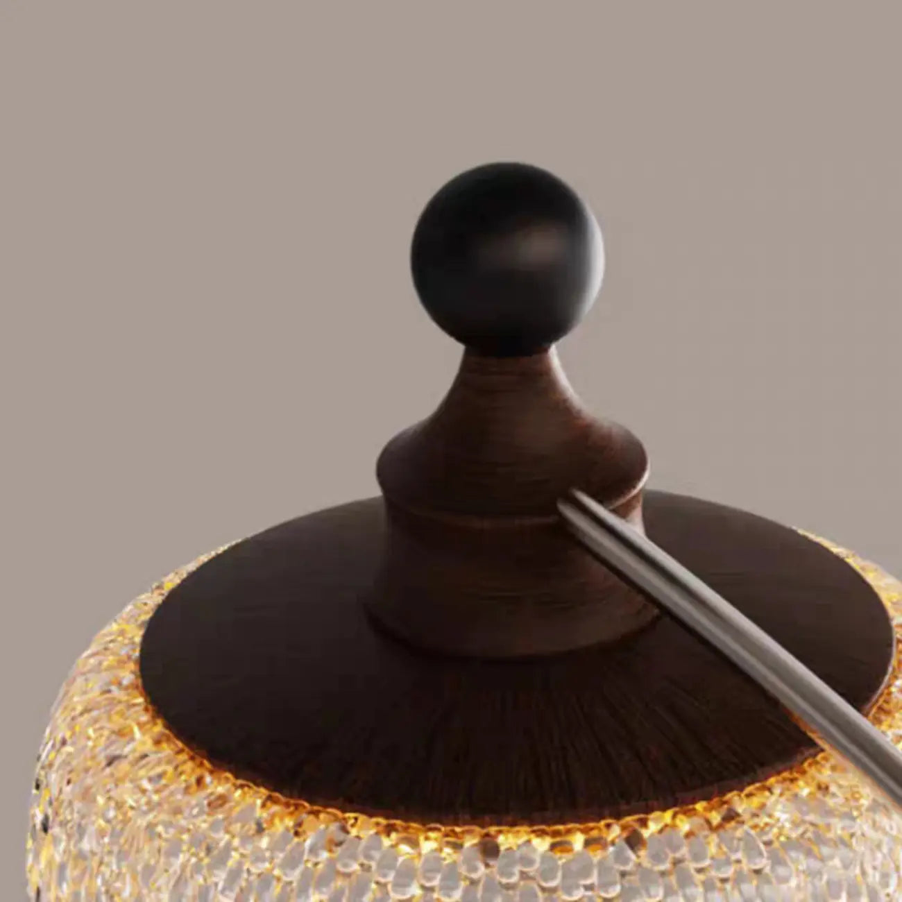 Lustre moderne en cristal noir et cristal, branche en bois.