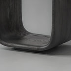Table d'appoint contemporaine élégante en bois noir avec rangement ouvert