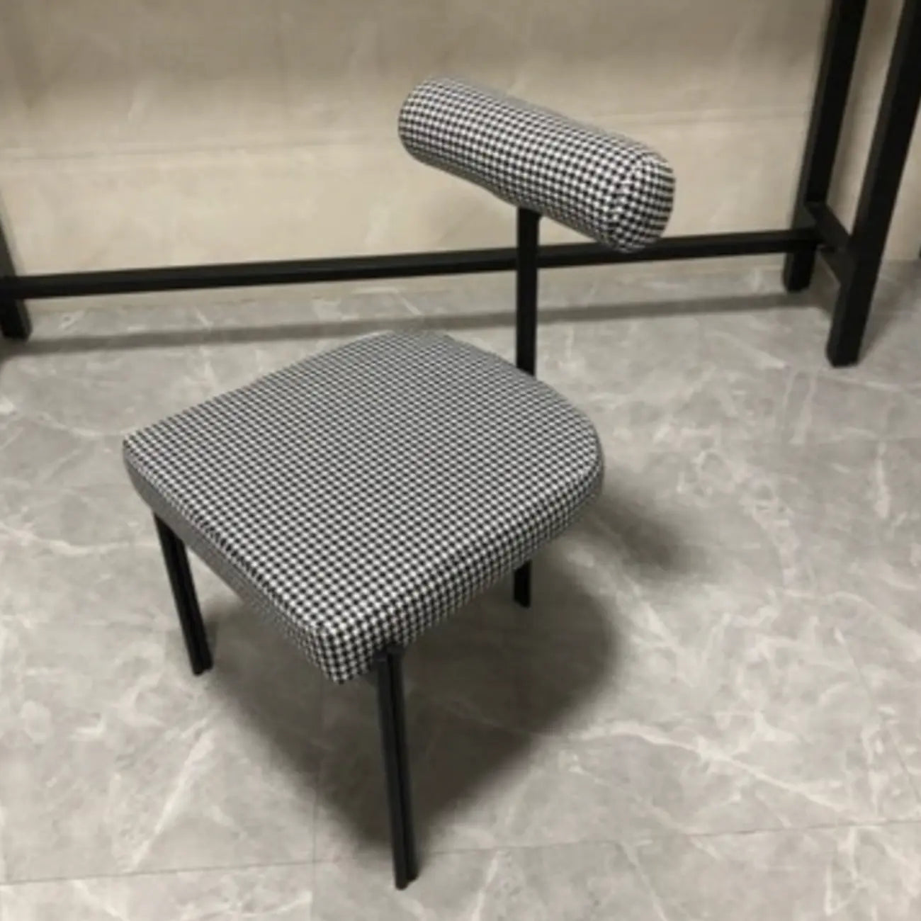 Chaises de salle à manger rembourrées à dossier bas, sans accoudoirs, à motif quadrillé