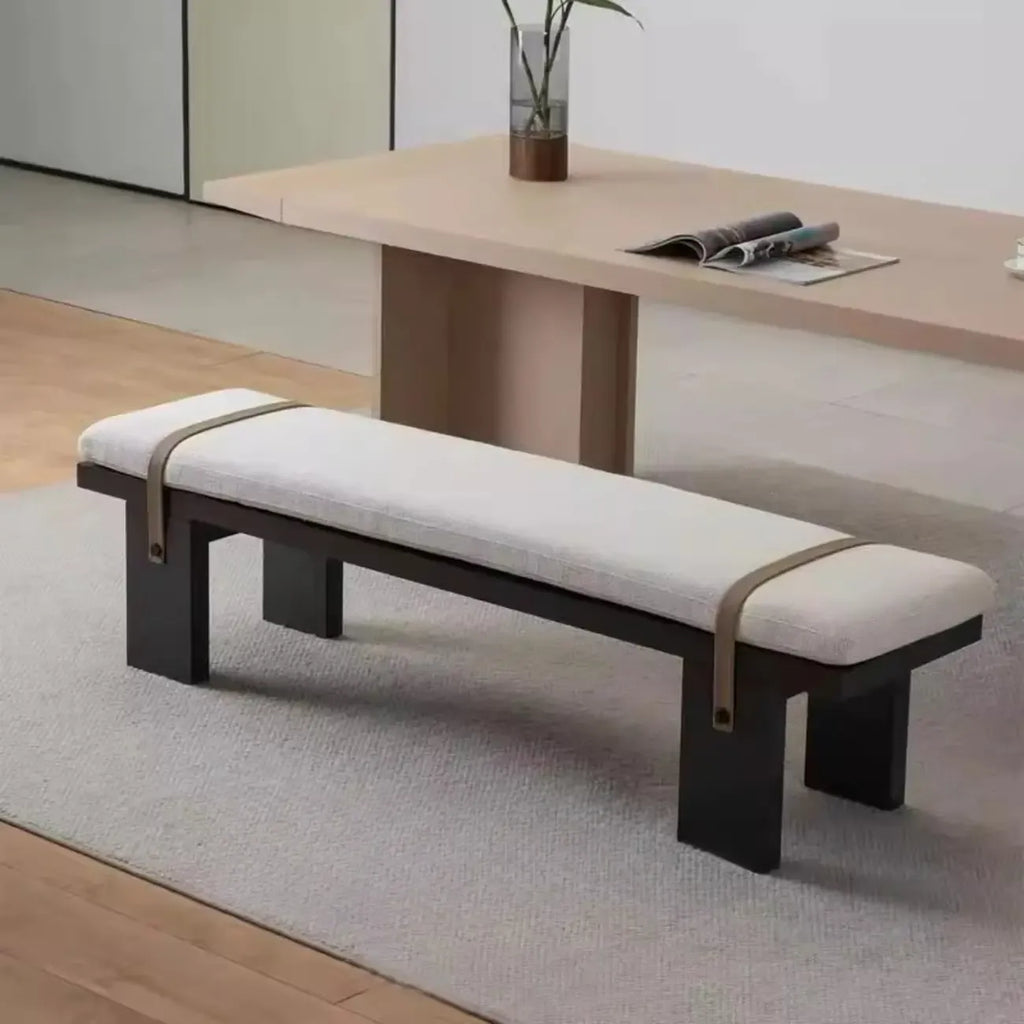 Banc de chambre moderne et élégant, recouvert de tissu