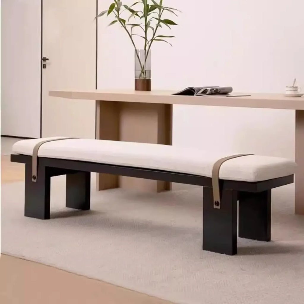 Banc de chambre moderne et élégant, recouvert de tissu