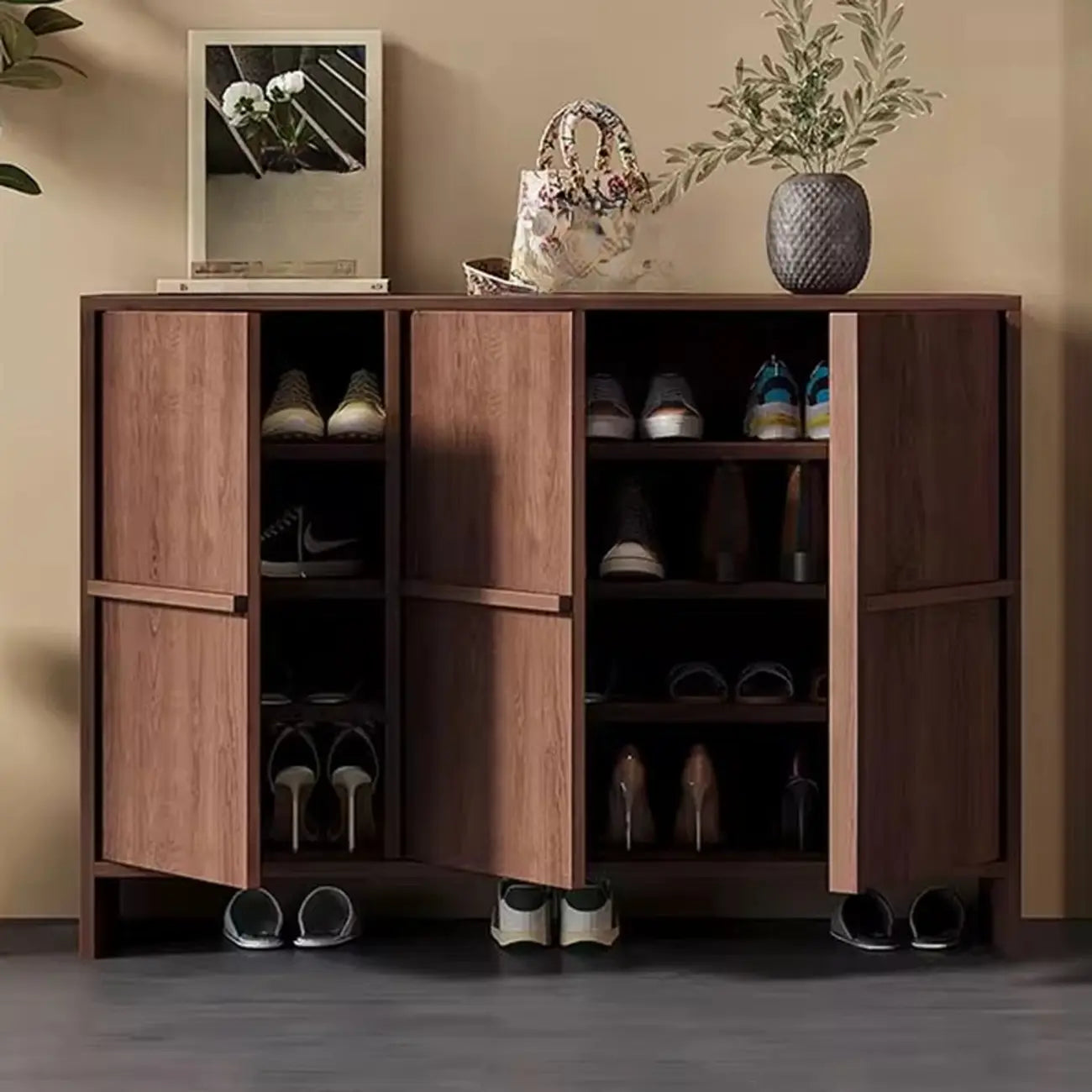 Meuble à chaussures moderne du milieu du siècle en bois massif avec 4 niveaux