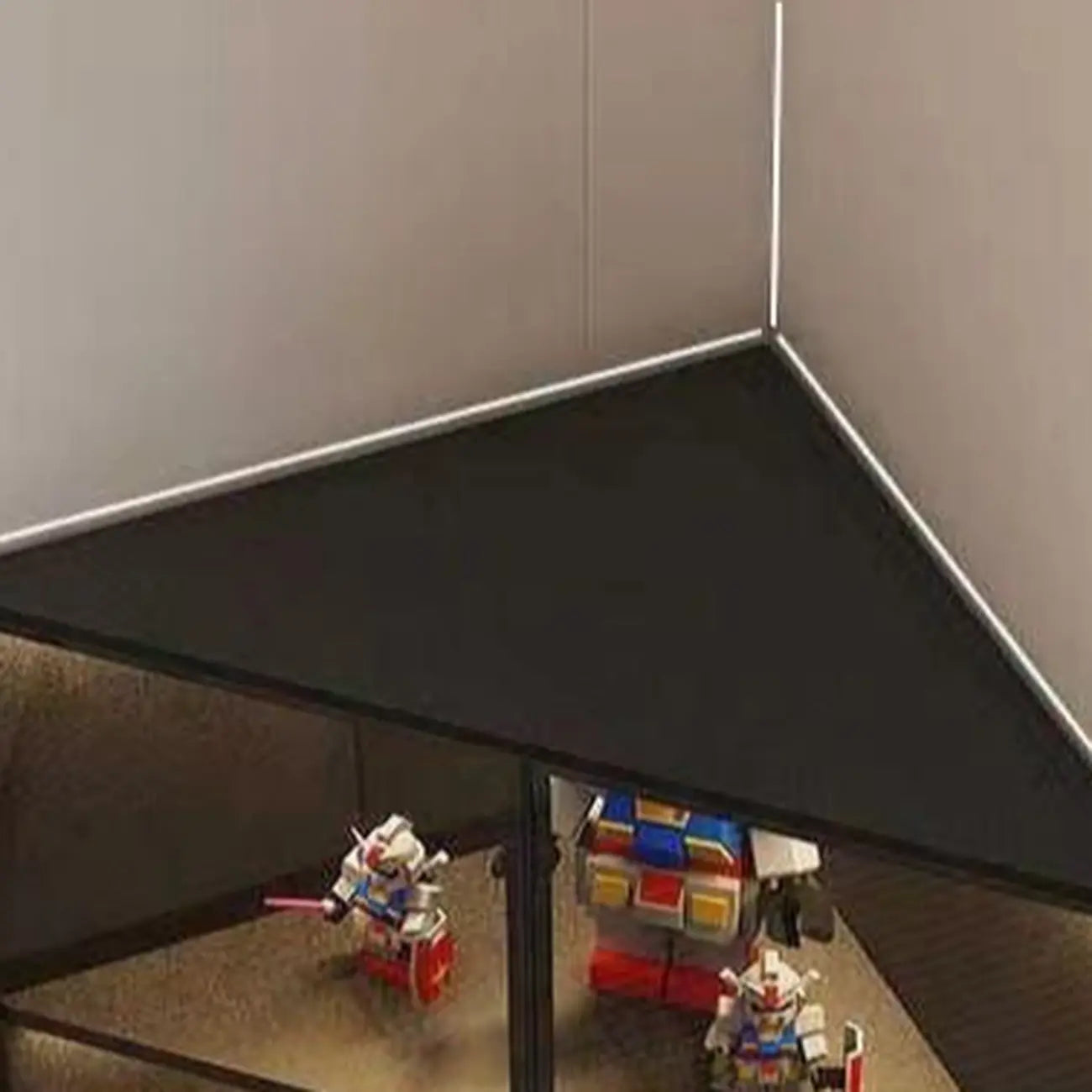 Vitrine d'angle moderne en métal gris et bois avec porte vitrée