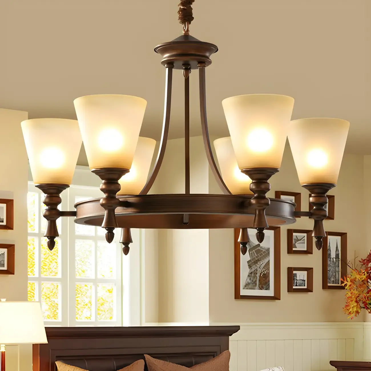 Lustre classique avec abat-jour givré beige café