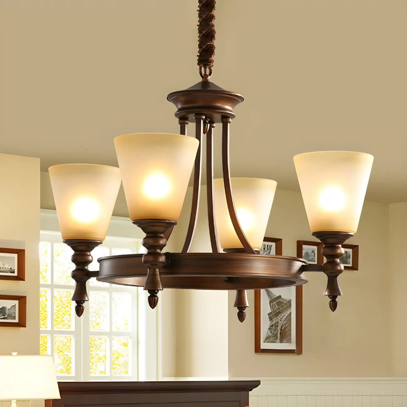 Lustre classique avec abat-jour givré beige café