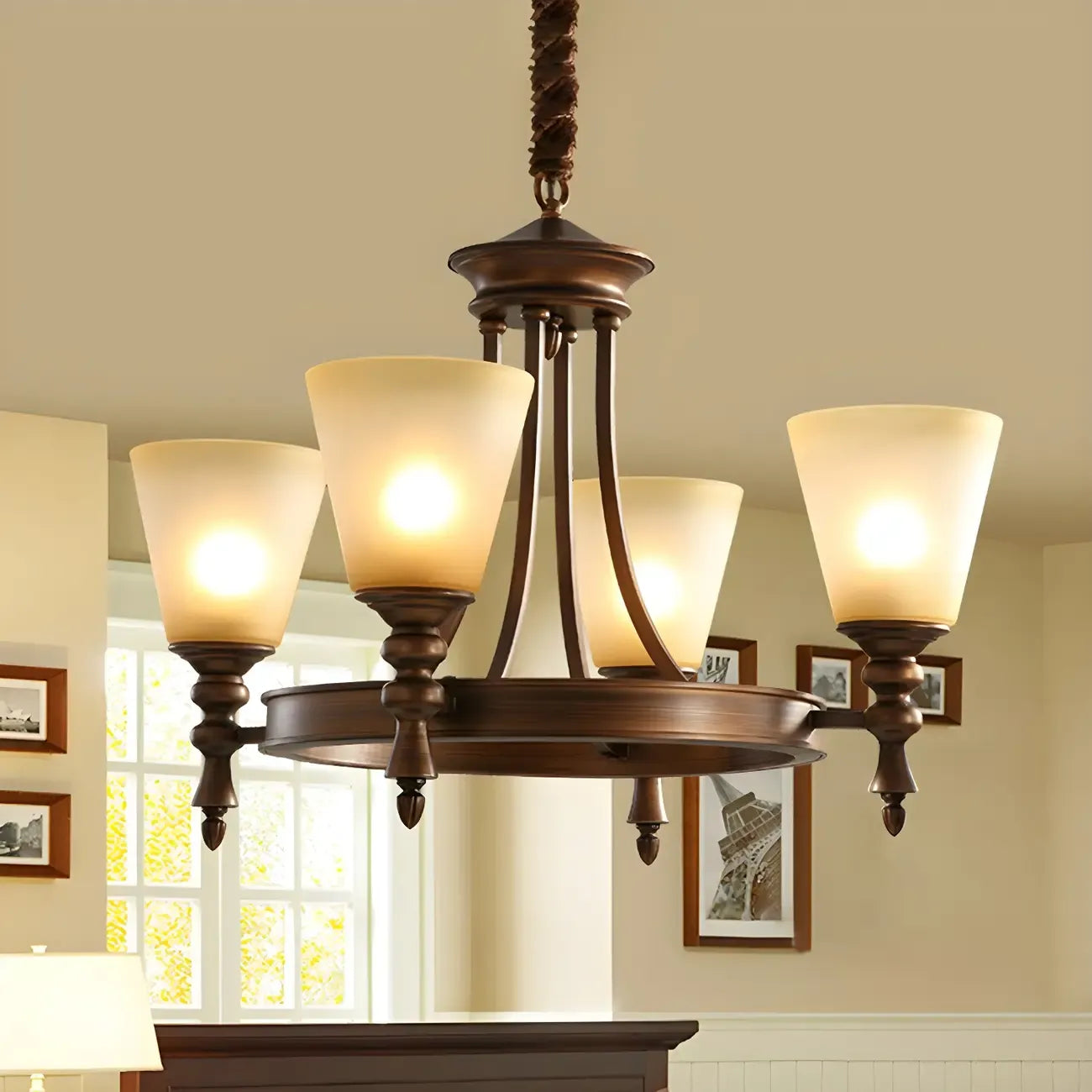 Lustre classique avec abat-jour givré beige café