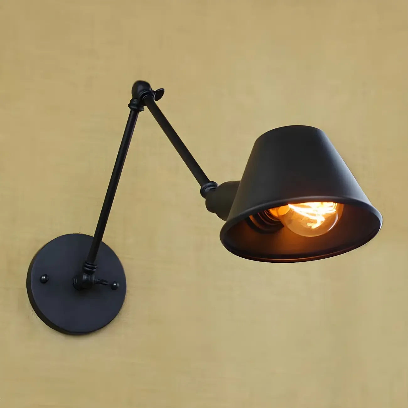 Applique da parete a LED industriale nera orientabile con braccio oscillante