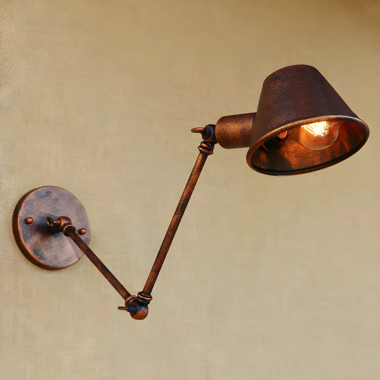 Applique da parete a LED industriale nera orientabile con braccio oscillante