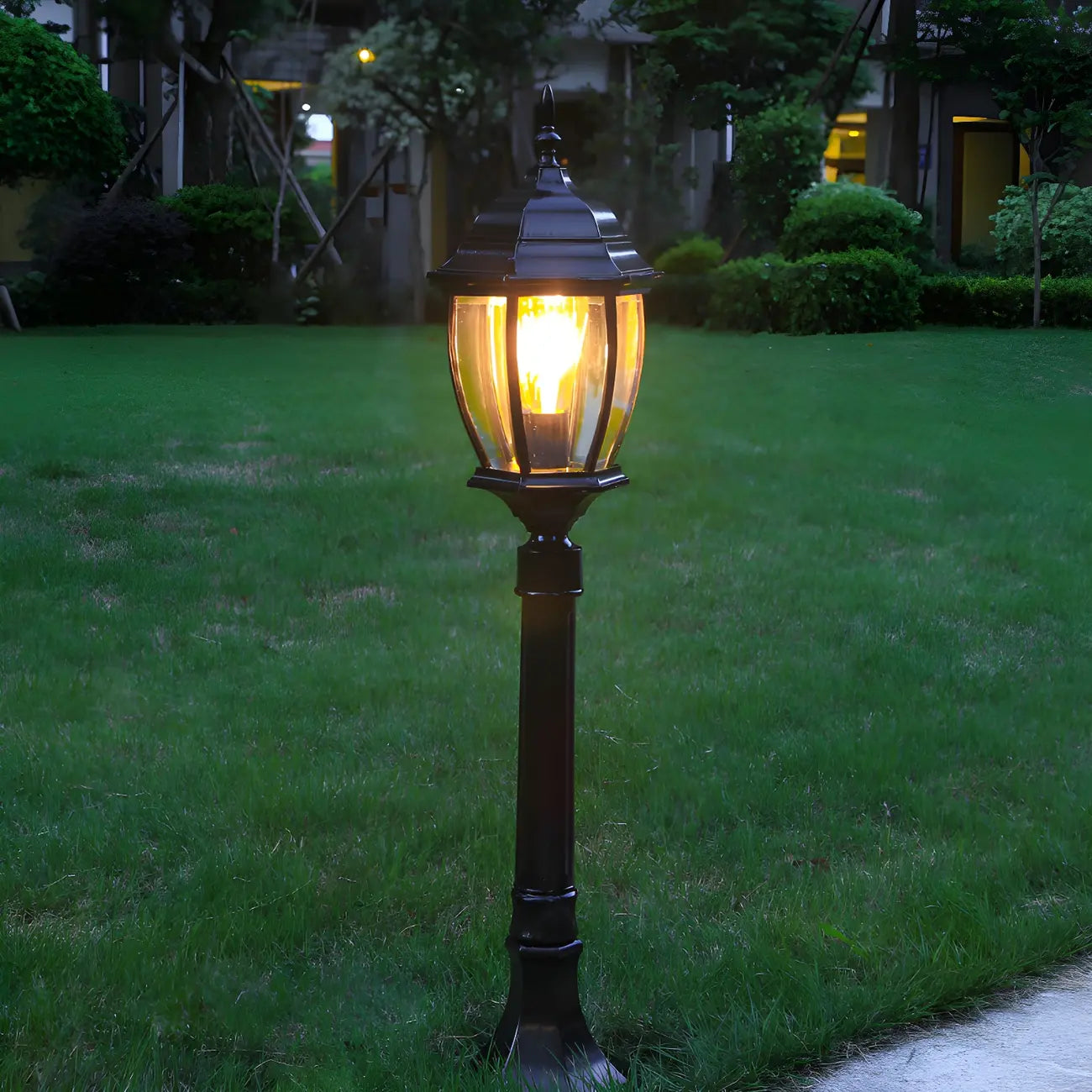 Lanterne de poteau vintage en métal durable pour éclairage paysager