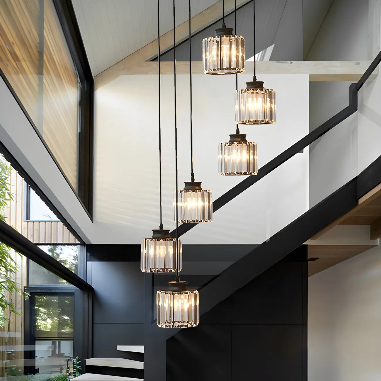 Suspension cylindrique en cristal à spirale pour cage d'escalier contemporaine