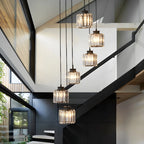 Suspension cylindrique en cristal à spirale pour cage d'escalier contemporaine