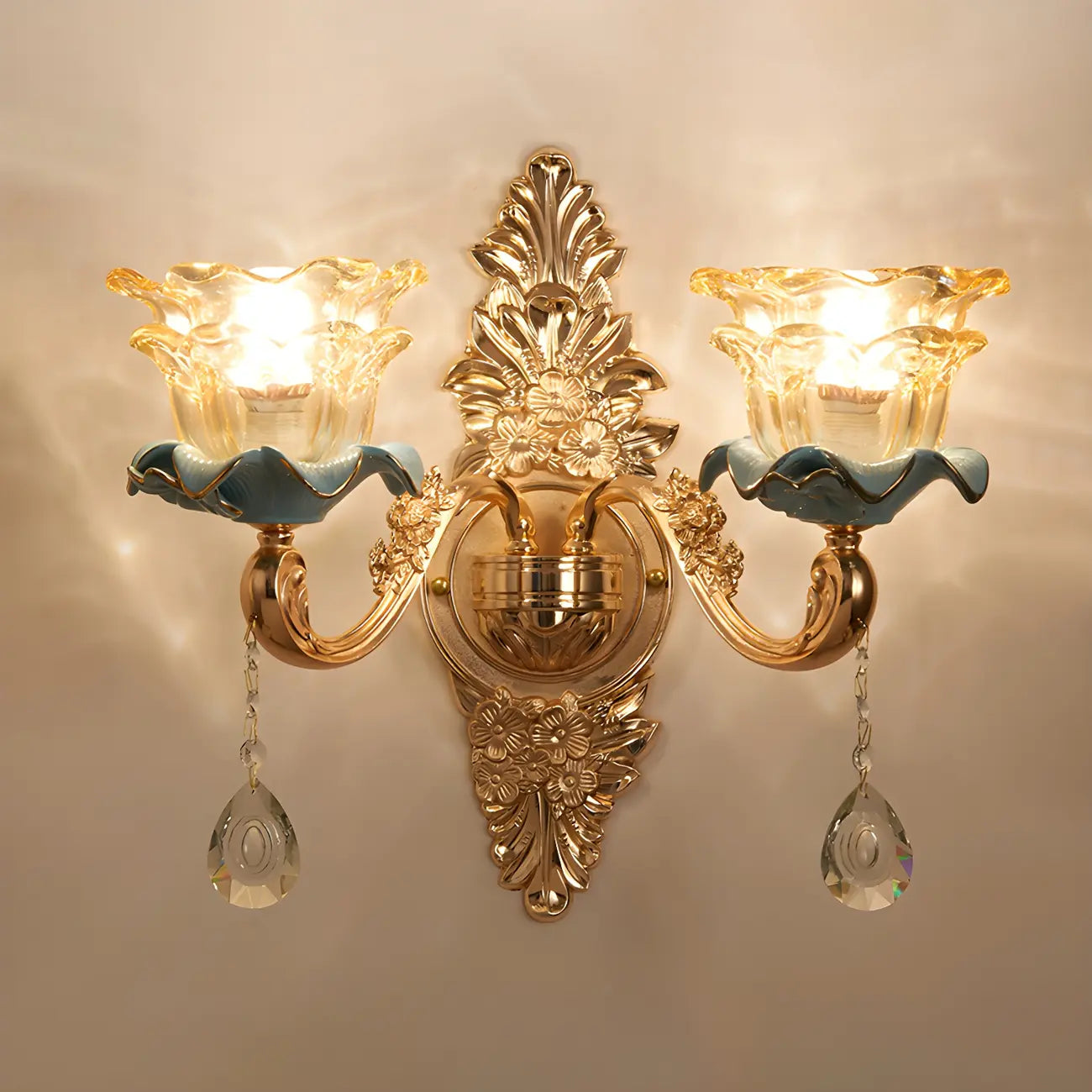 Applique murale dorée glamour avec cristal pour la décoration de chevet