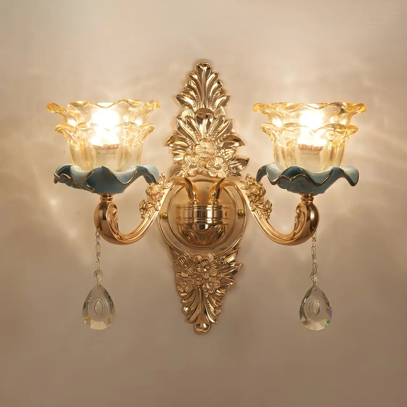 Applique murale dorée glamour avec cristal pour la décoration de chevet