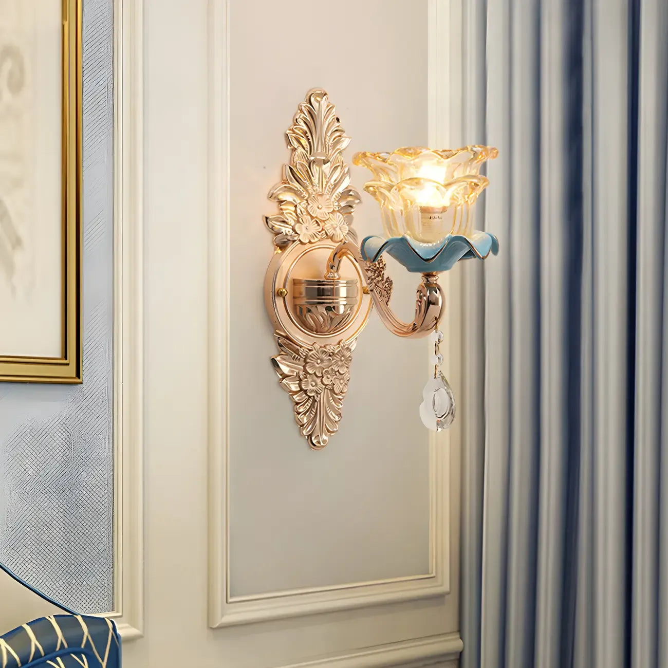 Applique murale dorée glamour avec cristal pour la décoration de chevet