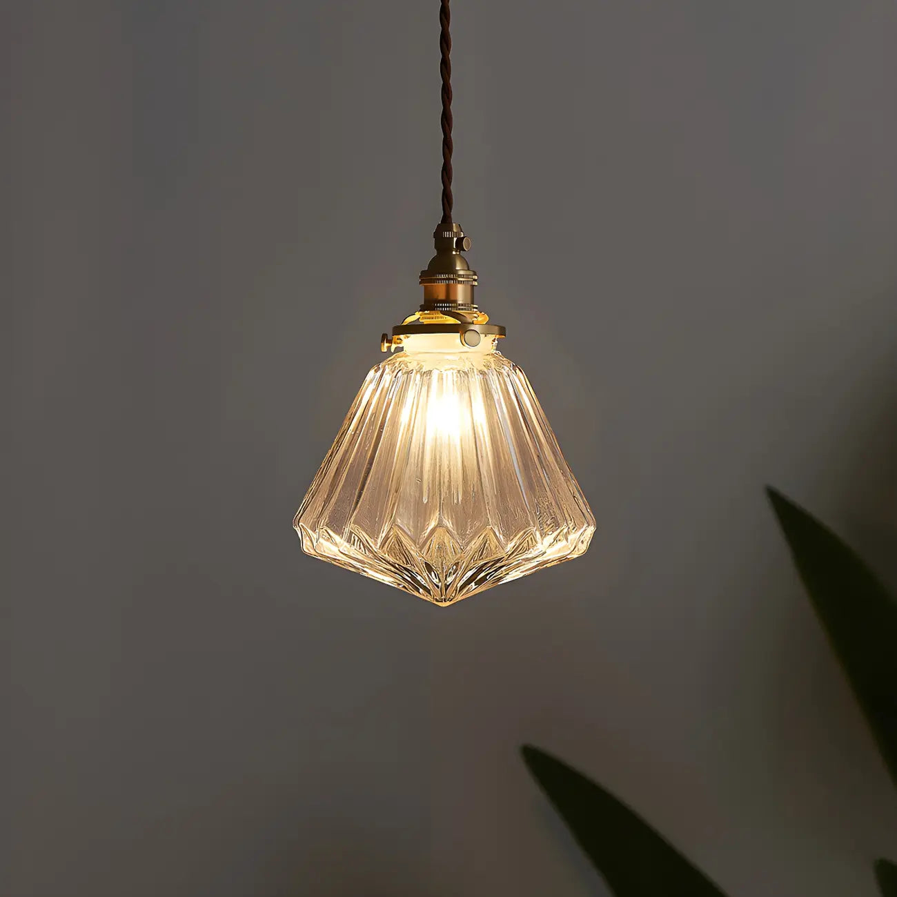 Suspension industrielle en verre transparent pour îlot de cuisine