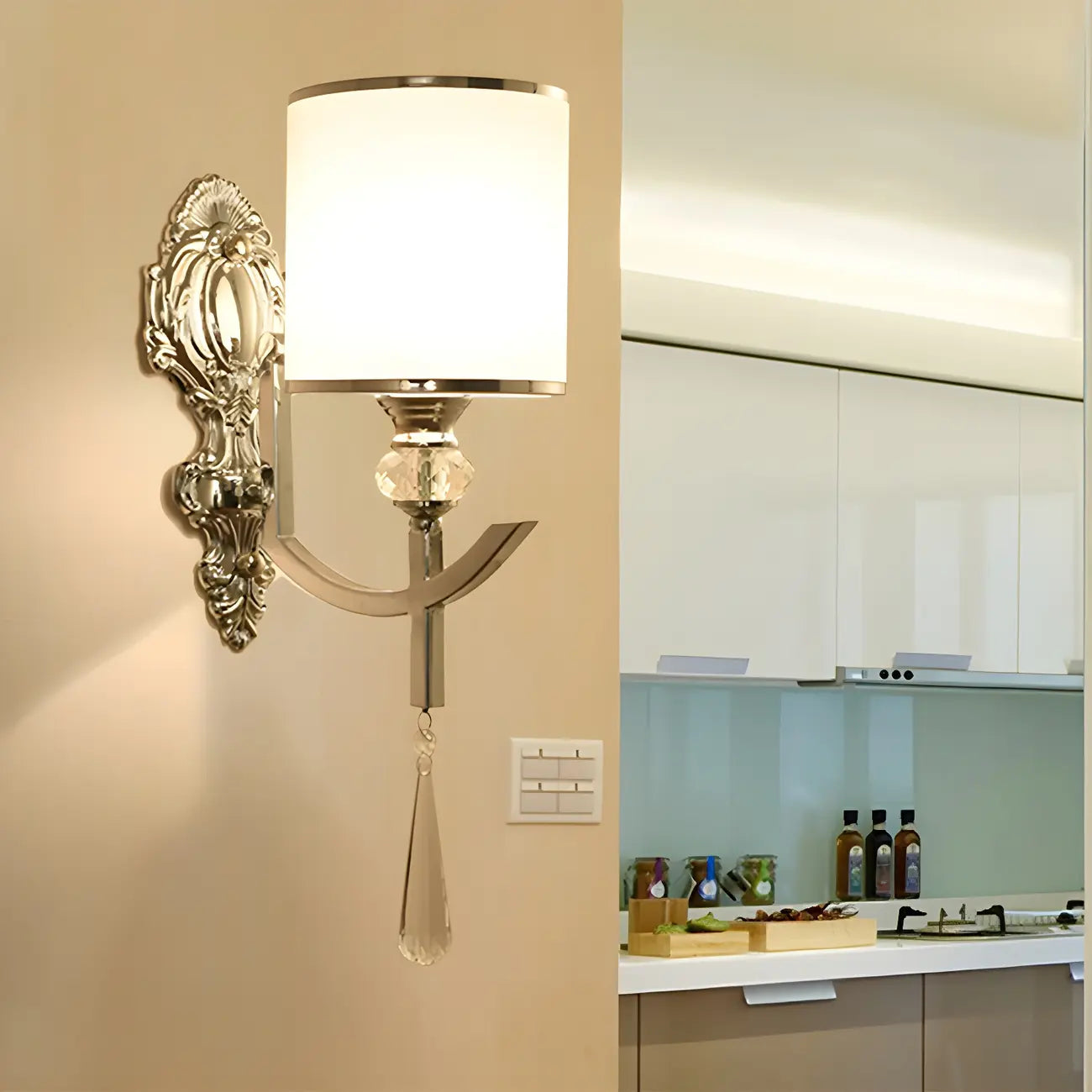 Applique murale moderne cylindrique chromée avec cristal
