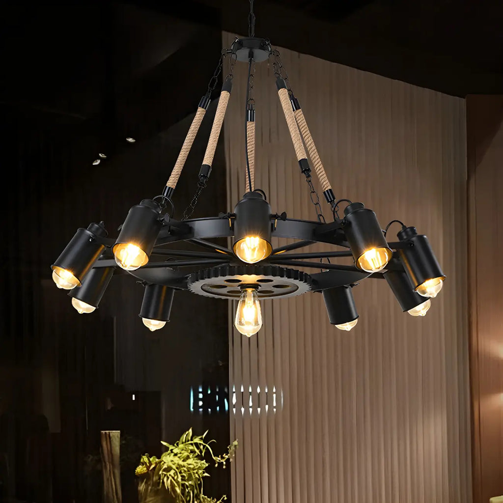 Lustre industriel à chaîne en fer noir en forme d'engrenage