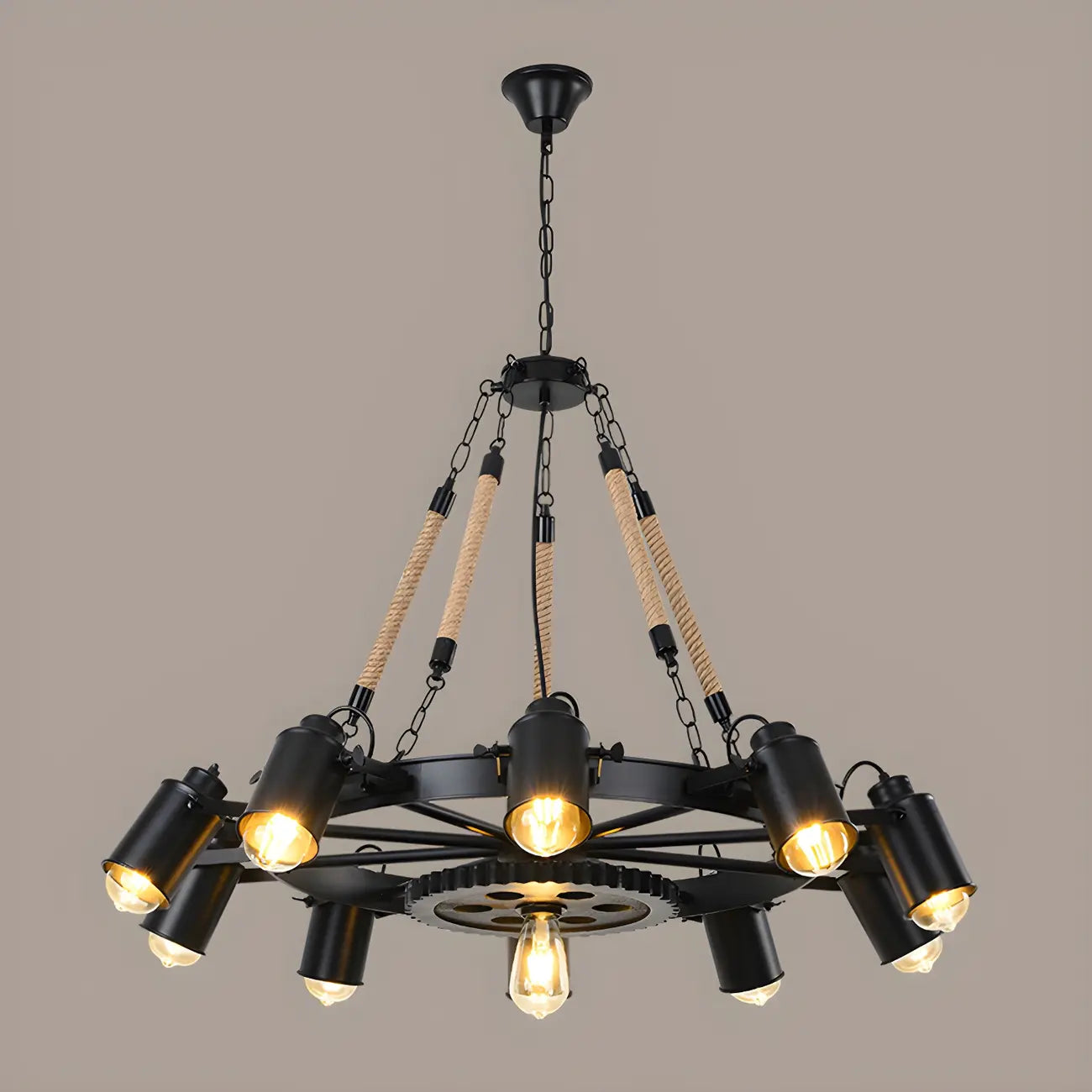 Lustre industriel à chaîne en fer noir en forme d'engrenage