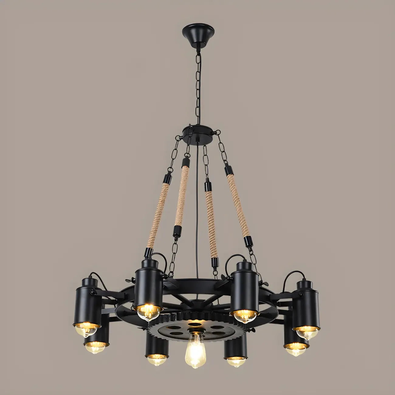 Lustre industriel à chaîne en fer noir en forme d'engrenage