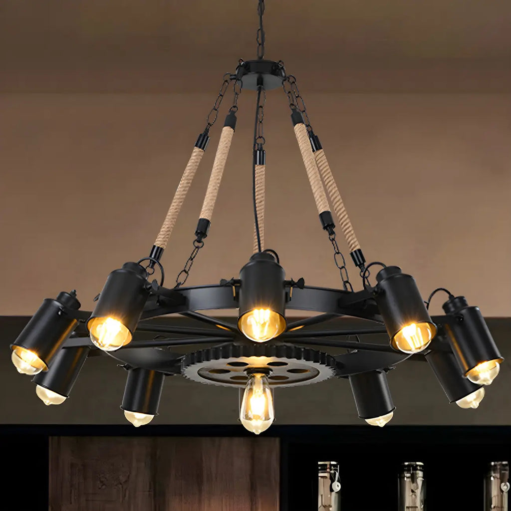 Lustre industriel à chaîne en fer noir en forme d'engrenage