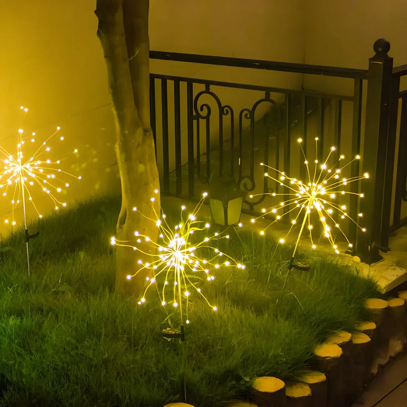 Projecteur solaire métallique de jardin en forme de feu d'artifice