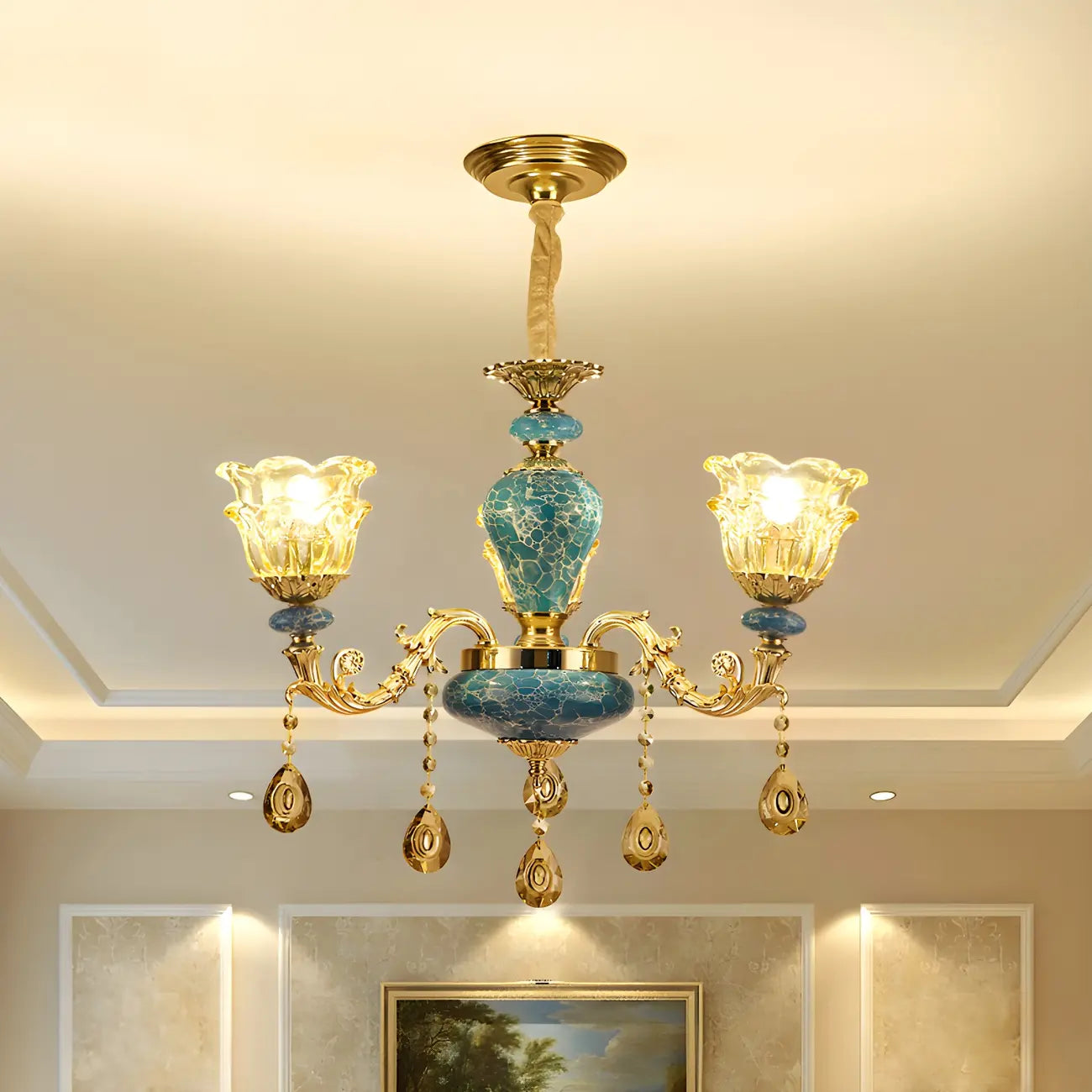 Magnifique lustre à suspension florale en verre bleu et or avec pendentifs