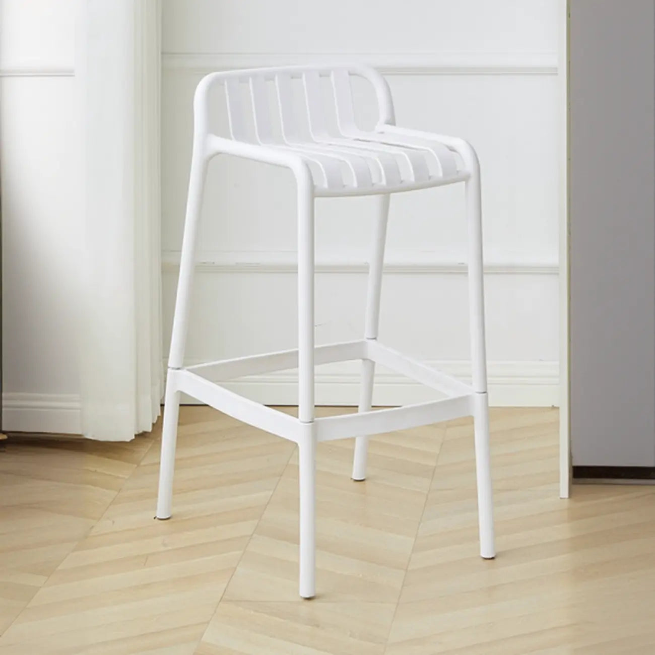 Tabouret de bar minimaliste en plastique pour intérieur et extérieur