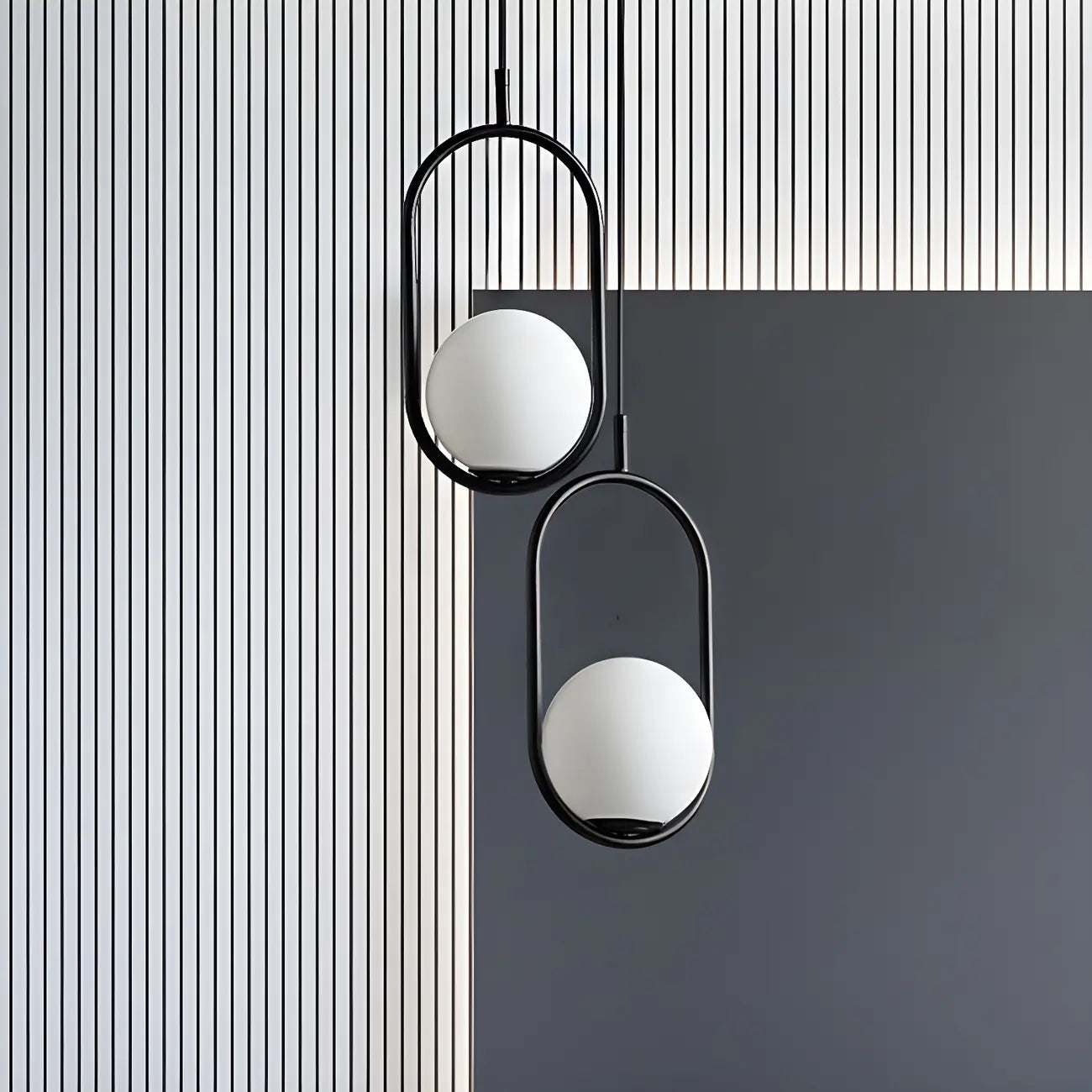 Suspension élégante Globe noire et dorée pour chambre à coucher