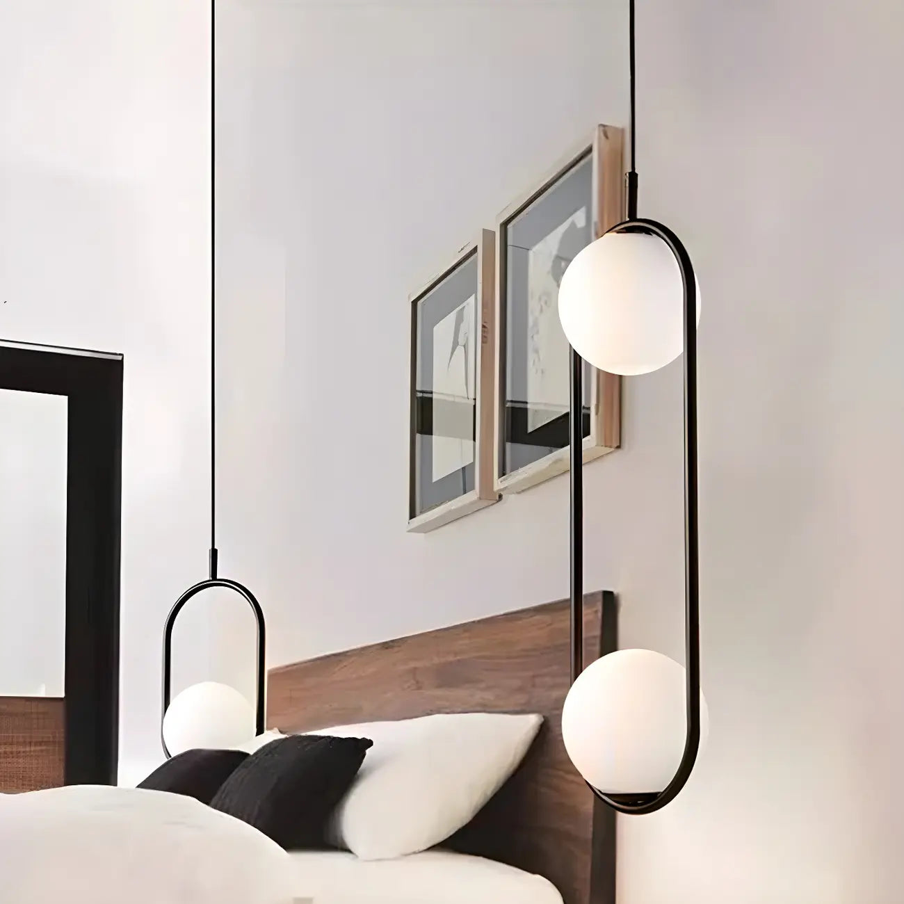 Suspension élégante Globe noire et dorée pour chambre à coucher