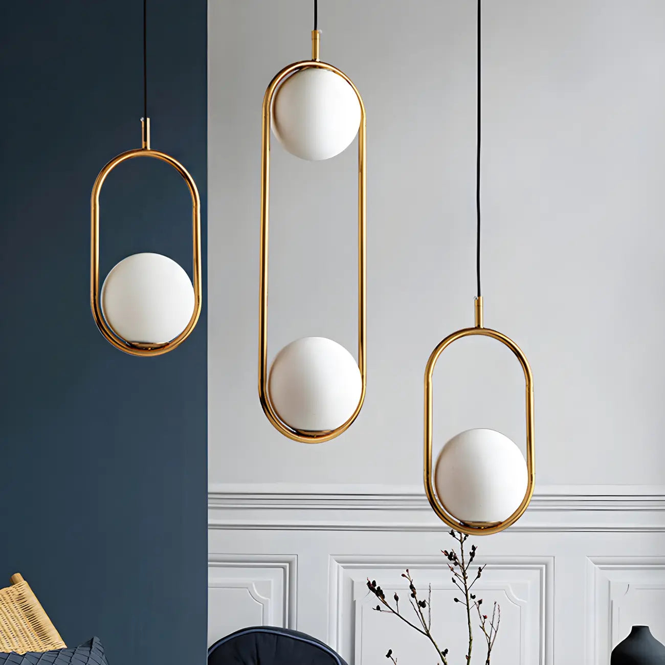 Suspension élégante Globe noire et dorée pour chambre à coucher