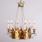 Lustre royal en fer forgé à couronne dorée