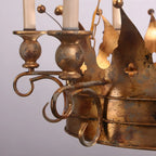 Lustre royal en fer forgé à couronne dorée