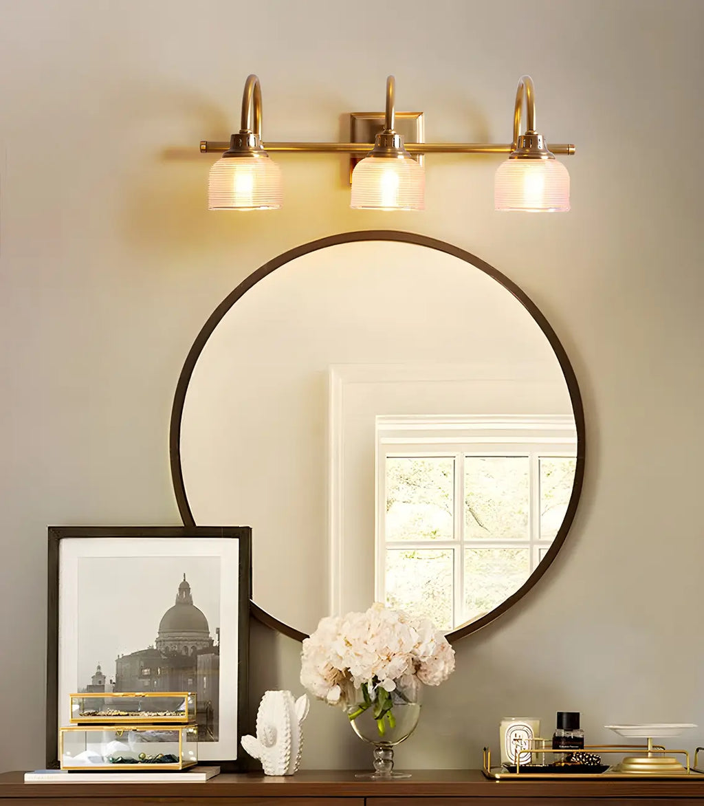 Appliques de salle de bain en laiton glamour avec abat-jour en verre prismatique