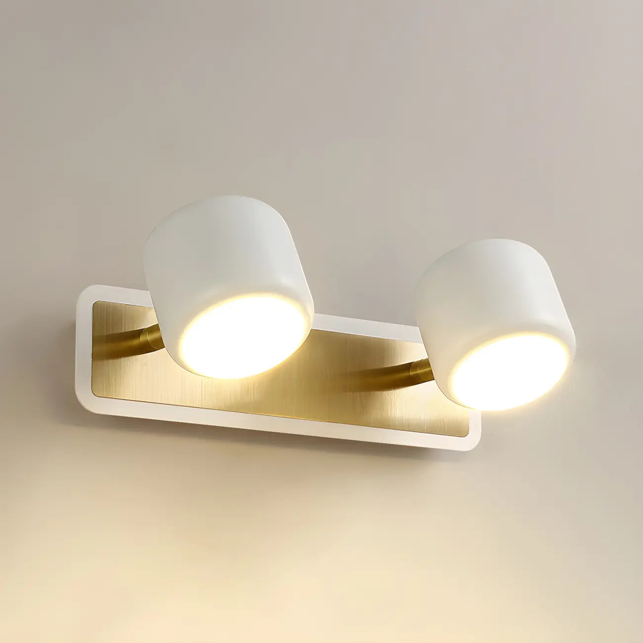 Applique murale minimaliste en métal avec LED intégrée pour salle de bain