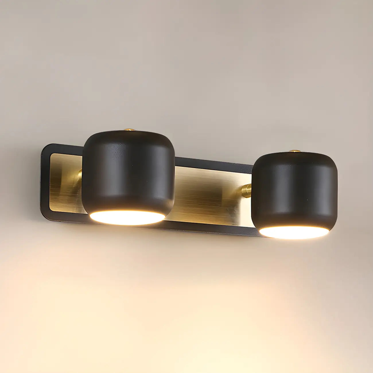Applique murale minimaliste en métal avec LED intégrée pour salle de bain