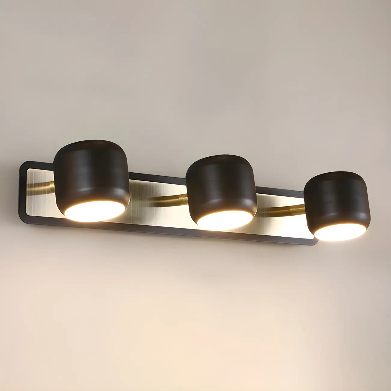 Applique murale minimaliste en métal avec LED intégrée pour salle de bain