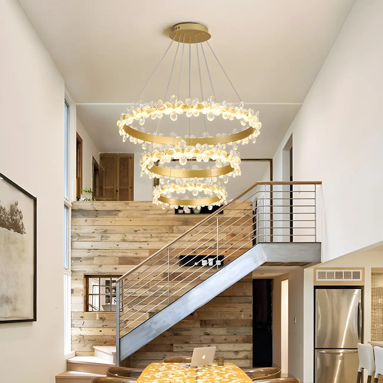 Lustre moderne doré à LED dimmable avec anneau en cristal et fleurs