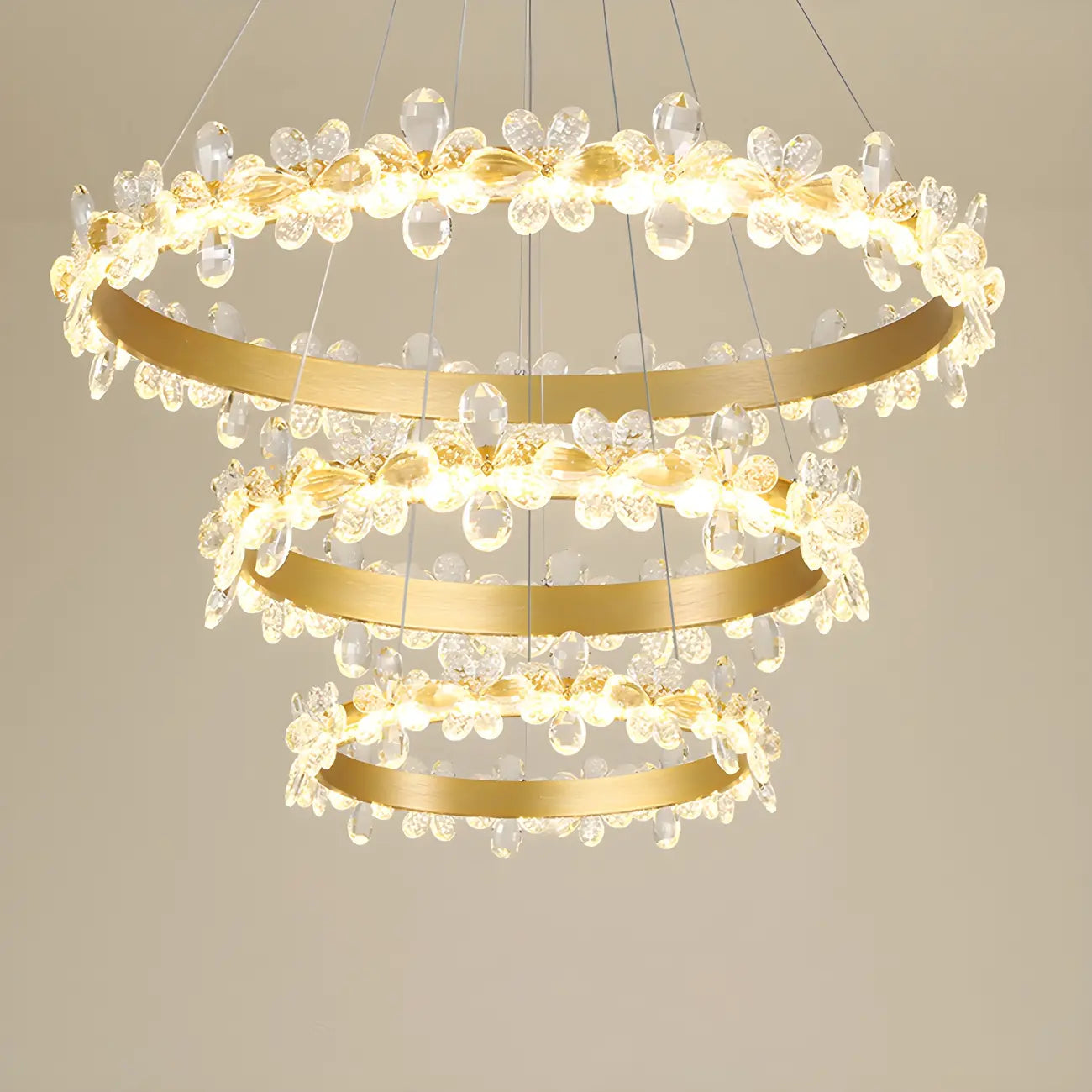 Lustre moderne doré à LED dimmable avec anneau en cristal et fleurs