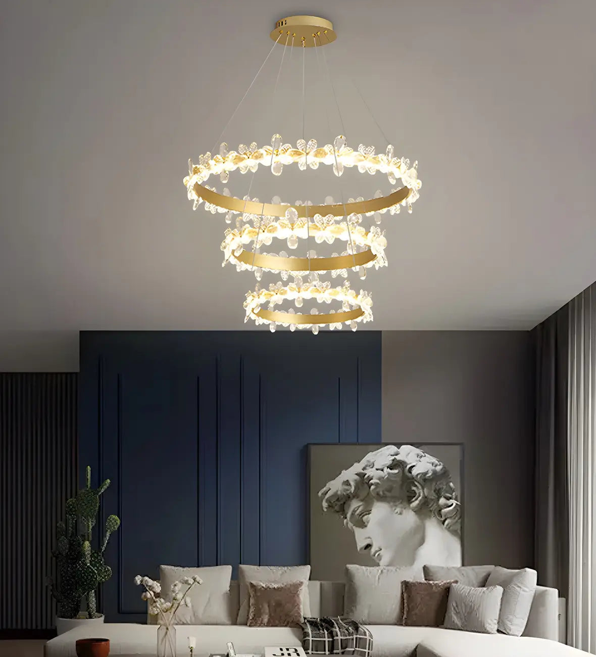 Lustre moderne doré à LED dimmable avec anneau en cristal et fleurs