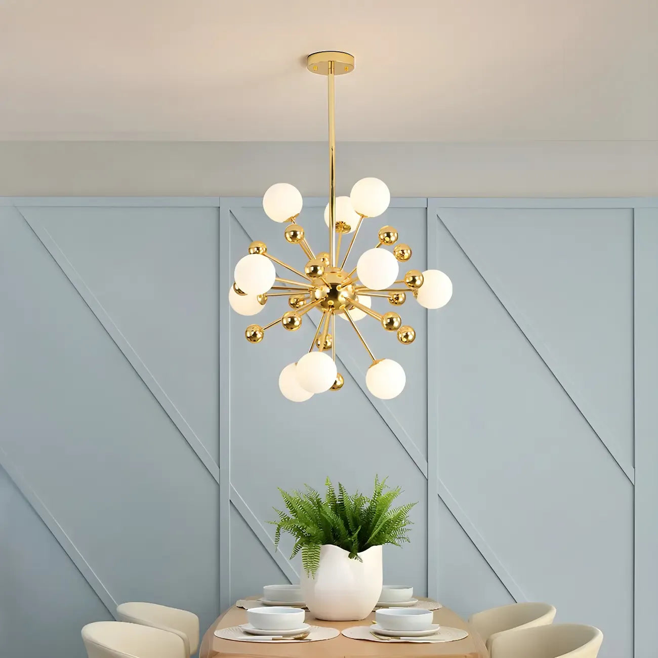 Lustre Sputnik sphérique doré moderne avec abat-jour en verre blanc
