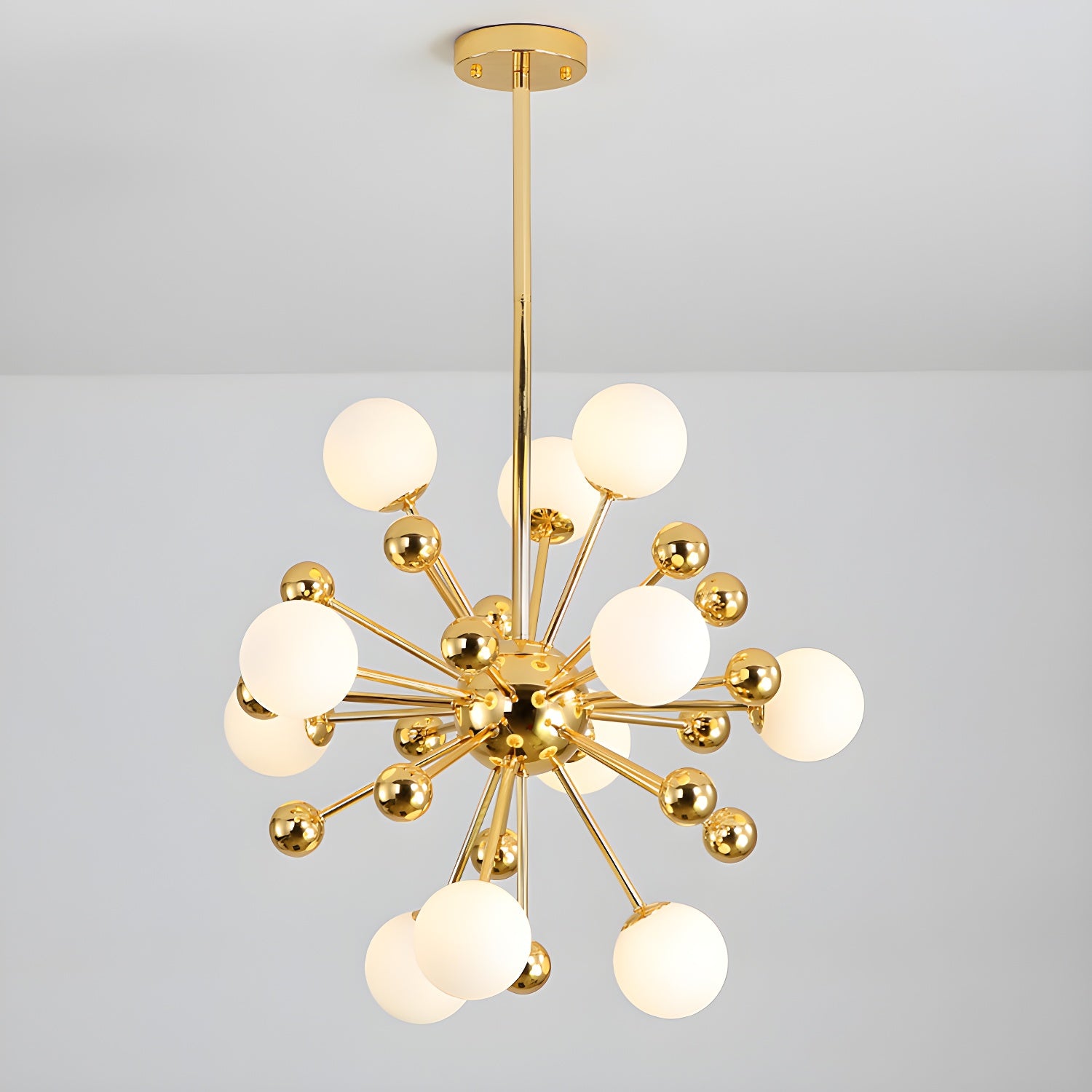 Lustre Sputnik sphérique doré moderne avec abat-jour en verre blanc